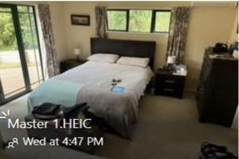 Photo of property in 17 Rosetti Rise, West Harbour, Auckland, 0618