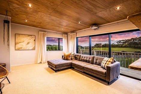 Photo of property in 22b Saint Ives Grove, Whalers Gate, New Plymouth, 4310