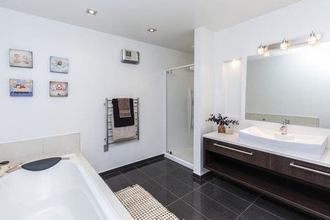 Photo of property in 20 Rushden Rise, Westmorland, Christchurch, 8025