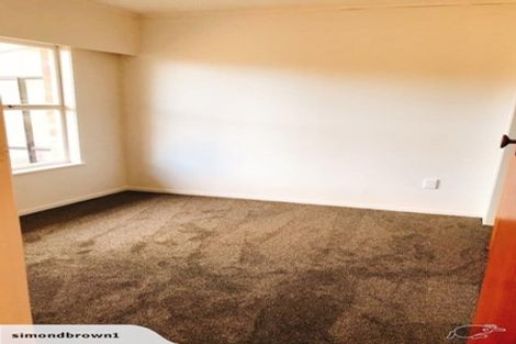 Photo of property in 2/12 Westwell Road, Belmont, Auckland, 0622