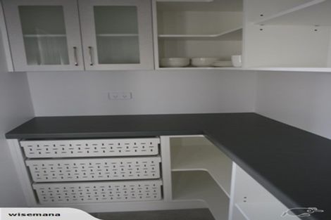 Photo of property in 19 Waitemata Drive, One Tree Point, 0118