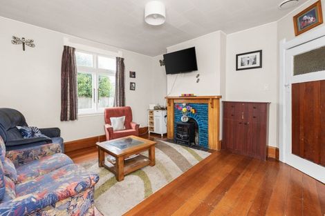 Photo of property in 33 Bowling Road, Greenmeadows, Napier, 4112