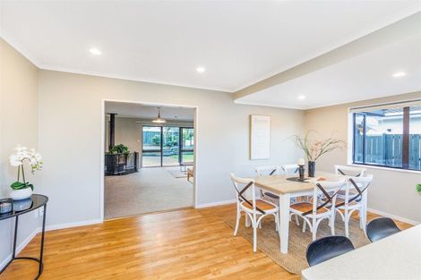 Photo of property in 100 John F Kennedy Drive, Milson, Palmerston North, 4414