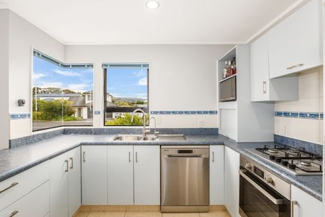 Photo of property in 14 Bowman Place, Whitby, Porirua, 5024