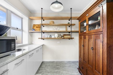 Photo of property in 3 Thames Street, Welbourn, New Plymouth, 4310