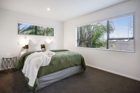 Photo of property in 3b Royalty Rise, Red Beach, 0932