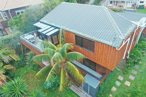Photo of property in 2/112 Litten Road, Cockle Bay, Auckland, 2014