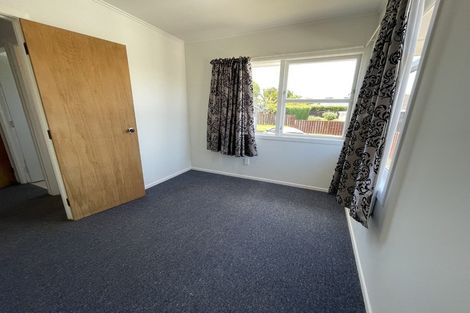 Photo of property in 15 Kaikoura Street, Henderson, Auckland, 0612