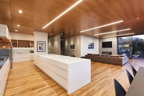 Photo of property in 69 Waikawa Road, Picton, 7220