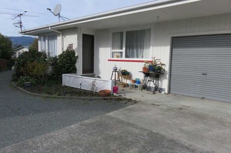 Photo of property in 12 Cornwall Place, Stoke, Nelson, 7011