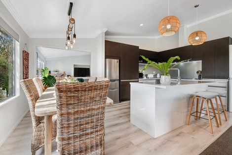 Photo of property in 88 Tiri Road, Tindalls Beach, Whangaparaoa, 0930