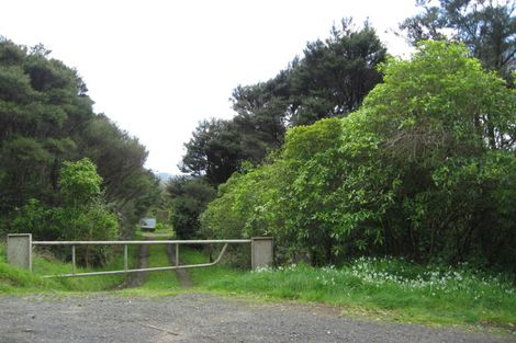 Photo of property in 11 Falls Road, Waitakere, Auckland, 0781