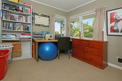 Photo of property in 42 Glengarry Road, Glen Eden, Auckland, 0602