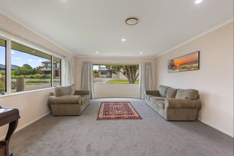 Photo of property in 158 Ruapehu Drive, Fitzherbert, Palmerston North, 4410