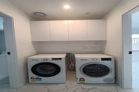 Photo of property in 18 Boeing Way, Newlands, 6037