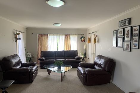 Photo of property in 1 Luna Place, Henderson, Auckland, 0612