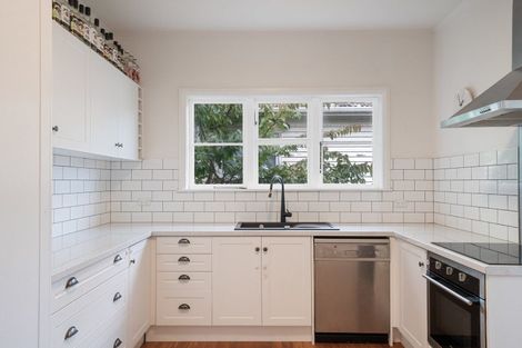 Photo of property in 110 Bath Street, Levin, 5510