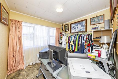 Photo of property in 175 Mahia Road, Wattle Downs, Auckland, 2103