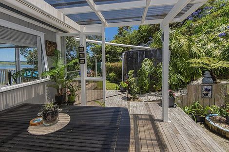 Photo of property in 2 High Street, Pahi, Paparoa, 0571