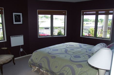 Photo of property in 2/72 Harvey Street, Waipahihi, Taupo, 3330