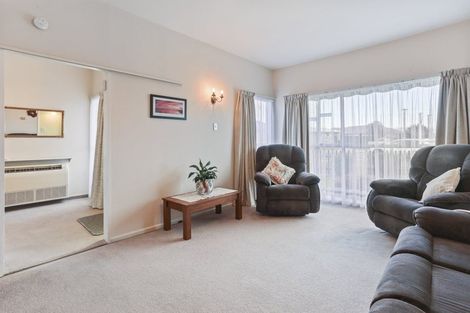 Photo of property in 2/32 Lake Terrace Road, Burwood, Christchurch, 8083