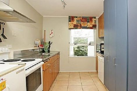 Photo of property in 92 Russell Terrace, Berhampore, Wellington, 6023