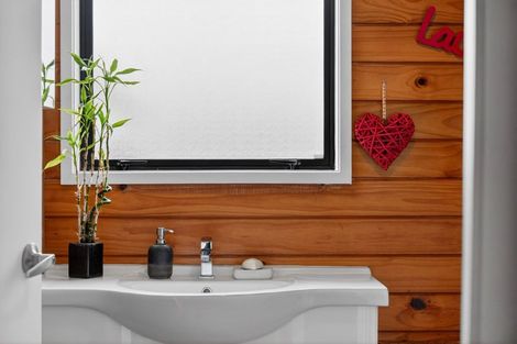 Photo of property in 203a Parkhurst Road, Parakai, 0830