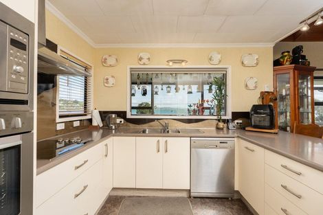 Photo of property in 2033 Whangarei Heads Road, Whangarei Heads, Whangarei, 0174
