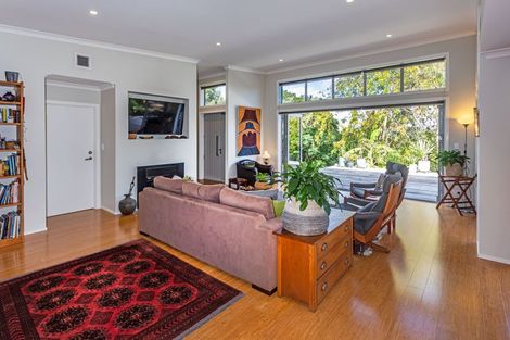 Photo of property in 40 Bellville Drive, Coromandel, 3506