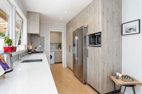 Photo of property in 36 Castleford Street, Green Bay, Auckland, 0604