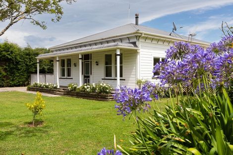 Photo of property in 21 Bevan Street, Woodville, 4920