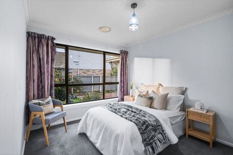 Photo of property in 22 Sevenoaks Drive, Bryndwr, Christchurch, 8053