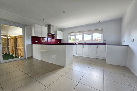 Photo of property in 90 Tirimoana Road, Te Atatu South, Auckland, 0602