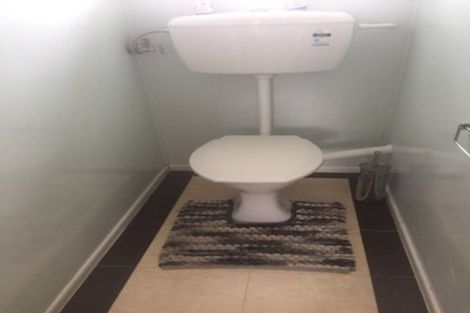 Photo of property in 2/1 Roseburn Place, Pakuranga, Auckland, 2010