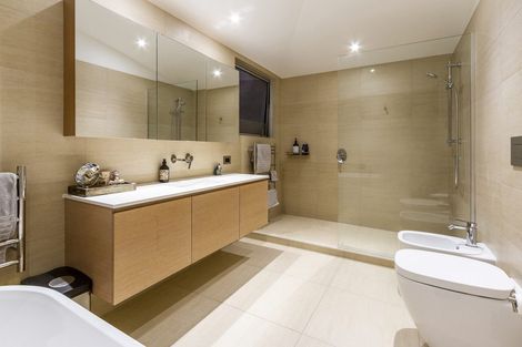 Photo of property in 21 Ocean View Road, Milford, Auckland, 0620