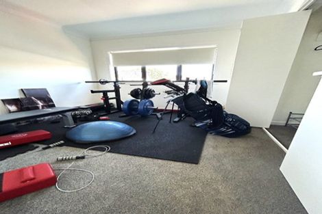 Photo of property in 40d Kervil Avenue, Te Atatu Peninsula, Auckland, 0610