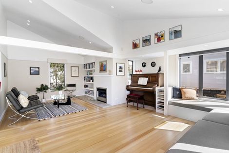 Photo of property in 96 Hill Street, Thorndon, Wellington, 6011