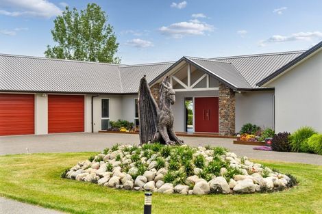 Photo of property in 98 Oxford Street, Martinborough, 5711