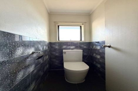 Photo of property in 3 Palm Court Drive, Glen Eden, Auckland, 0602