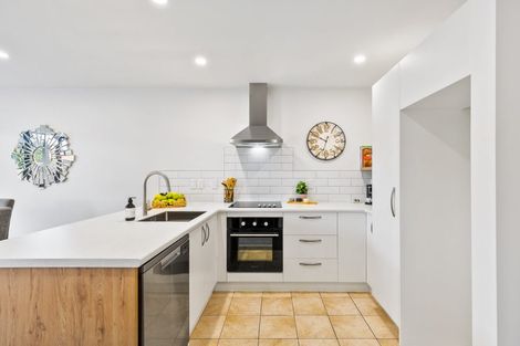 Photo of property in 6/42 Fields Parade, Oteha, Auckland, 0632