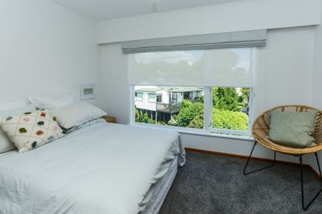 Photo of property in 11 Busby Hill, Havelock North, 4130