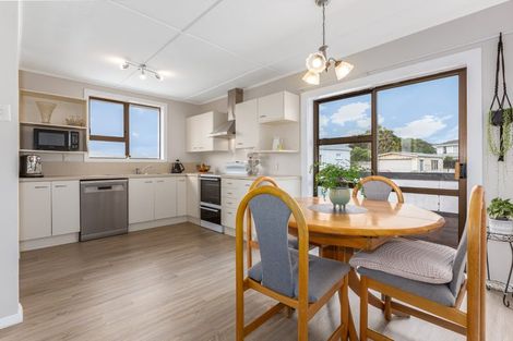 Photo of property in 95 Matatiro Street, Titahi Bay, Porirua, 5022