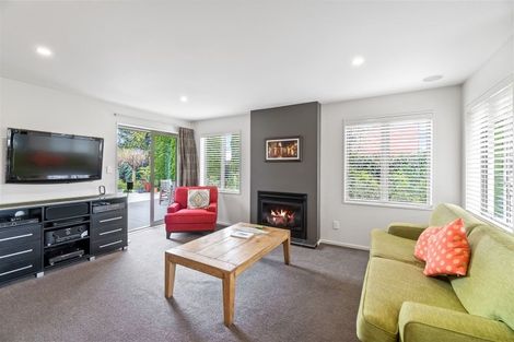 Photo of property in 96 Willowview Drive, Redwood, Christchurch, 8051