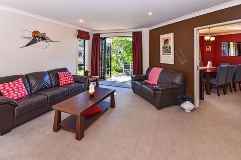 Photo of property in 11 Castlehill Court, Wattle Downs, Auckland, 2103