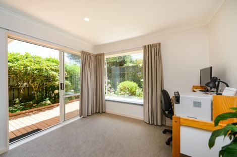 Photo of property in 3 The Glen, Hokowhitu, Palmerston North, 4410