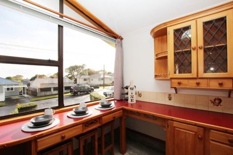 Photo of property in 10 Clyde Street, Ferndale, New Plymouth, 4310
