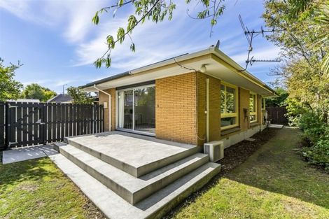 Photo of property in 2/108 Idris Road, Bryndwr, Christchurch, 8052