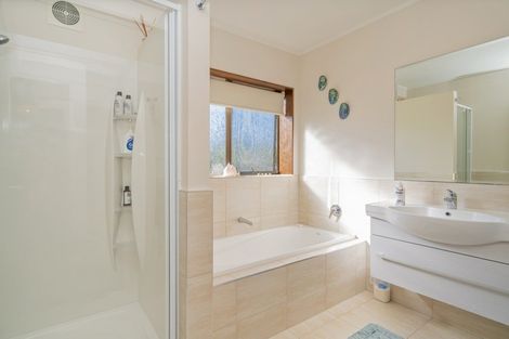 Photo of property in 72 Catherine Crescent, Whitianga, 3510