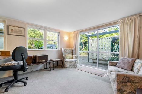 Photo of property in 1/290 East Coast Road, Forrest Hill, Auckland, 0620