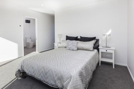 Photo of property in 94 Sarabande Avenue, Redwood, Christchurch, 8051